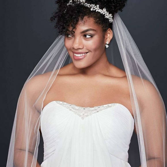 Size 20 wedding gown - Picture 2 of 4